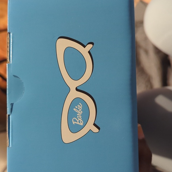 New in box Stanley 40oz Barbie Collection - Picture 7 of 8